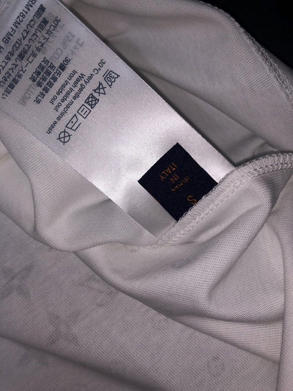 ブランドTシャツ着用イメージ